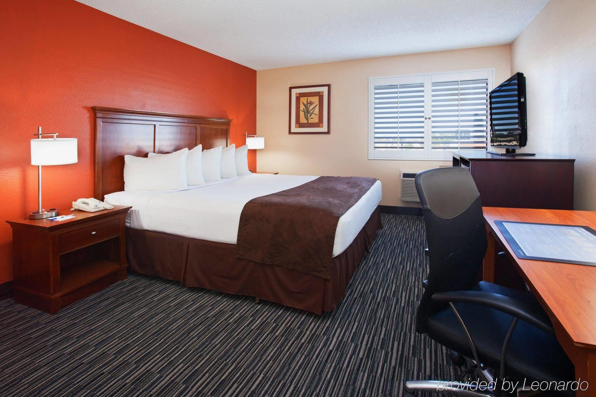 Best Western Mccarran Inn Las Vegas Exterior photo